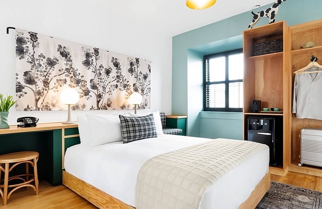 The Queen ADA Roll-In Shower at Hotel Grand Stark