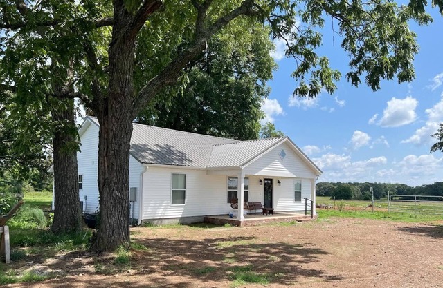 The Red Gate - Branson & Eureka!