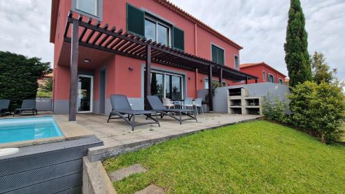 The Red Hot Chill House by LovelyStay