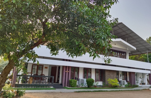 The Reds Heritage.nSpacious rooms, vast gardens with a refreshing pool.