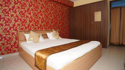 The Royals Home Stay