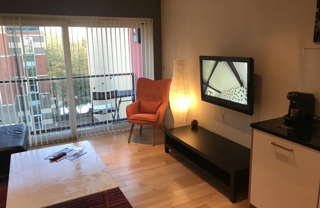 THE SAWMILL Glossy, Sleek, Peaceful City Center,