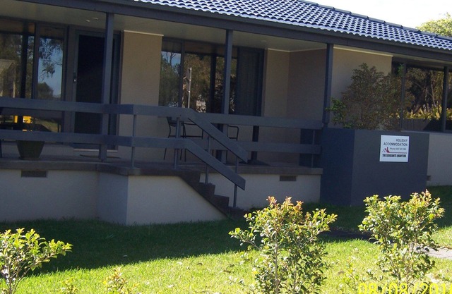 The Sergeants Quarters - 4 Bedrooms, Opposite lake, a pie de todos los servicios