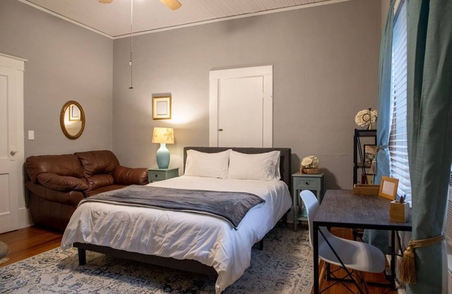 The Shabby Chic Studio - Cute 1-Bedroom Close to UNC!
