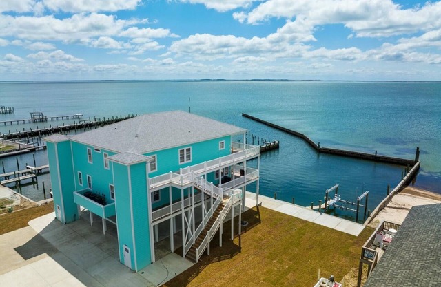 The Shackleford- Sound Front Condo in Harkers Island, NC
