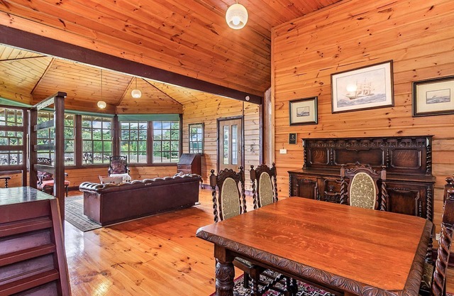 The Stables - Ideal choice for a unique farm experience, offering 2 bedrooms and 1 bathroom and view