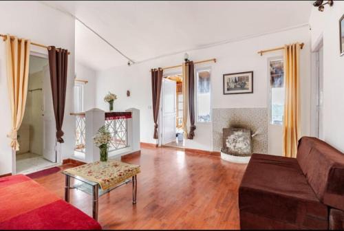 The sunrise Himalayas view cottage