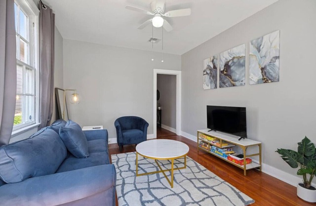 The Tchoupitoulas Hideaway Near Tipitina's Uptown!