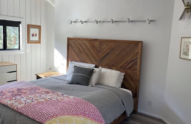 The Ultimate Ski Chalet Walking distance to chairlift