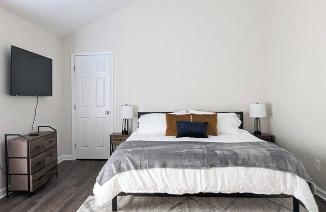 The Uptown Memphian - Free Parking, Only a Block from St. Jude