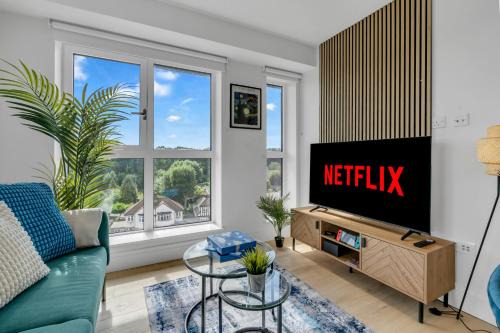 The Van Gogh Loft - By Raymond Properties