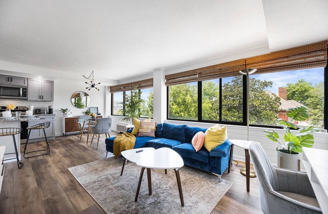 The View on Clinch (0.5 mi Neyland, 0.3 mi UTK)