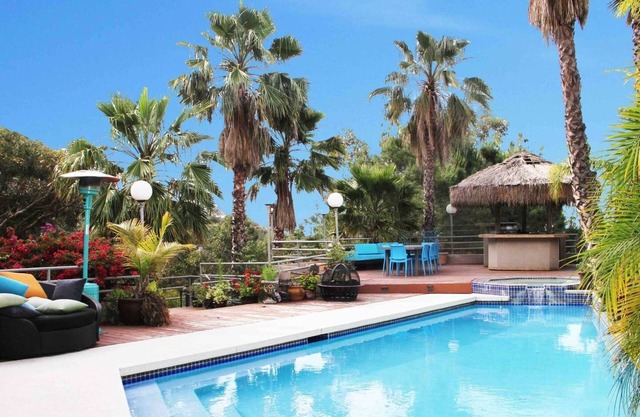 Idílico apartada villa de montaña w / piscina y spa