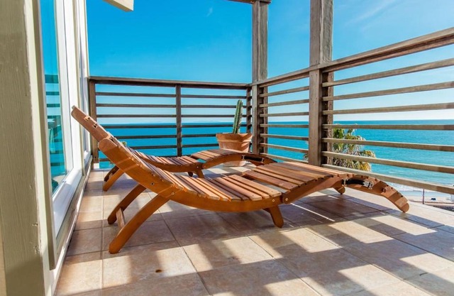 The Vista House - Malibu Ocean Views - Bo-ho Chic