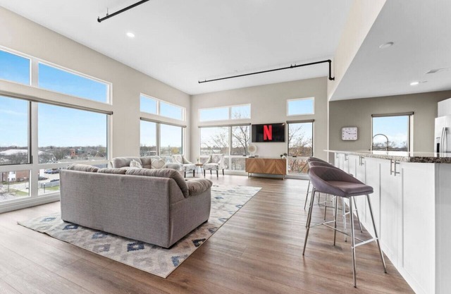 The Loft: Ático con piscina, gimnasio, 2 balcones para 9 personas