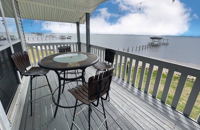 The Waterfront Escape Unit A - Gulf Breeze, Florida