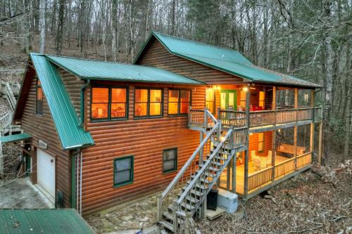 The Waters Edge Game room creek access firepit and tons of outdoor space