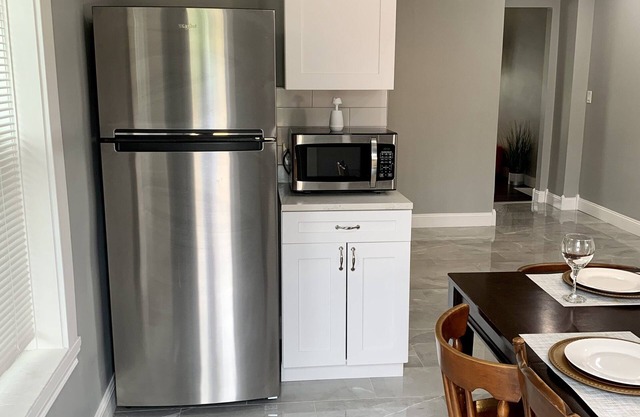 The Wheel of Fortune Duplex-8BR Parking