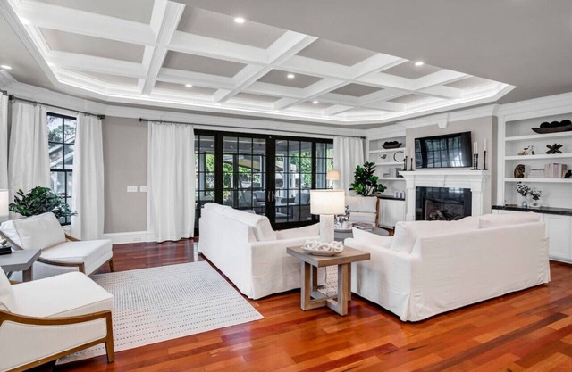 The Wren | 2 BR 2.5 BA | Newly Renovated w/ Hot Tub