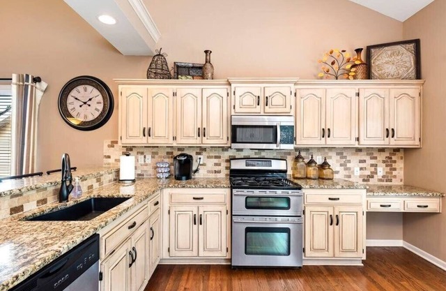 Theater*Steam Shower*Gym*Bar