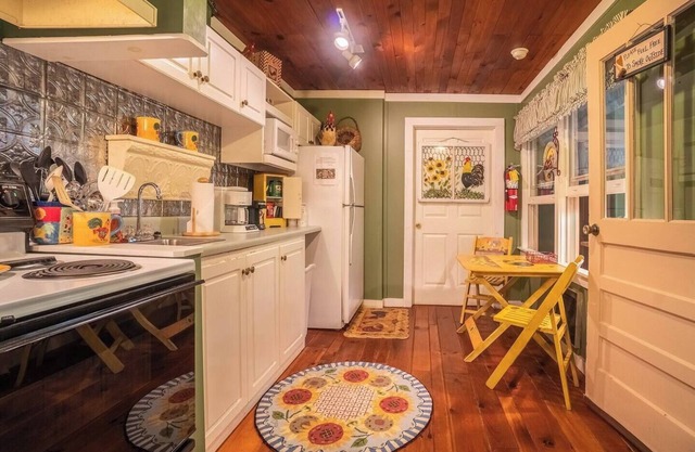 Theda Mae's Sunflower Suite-#1