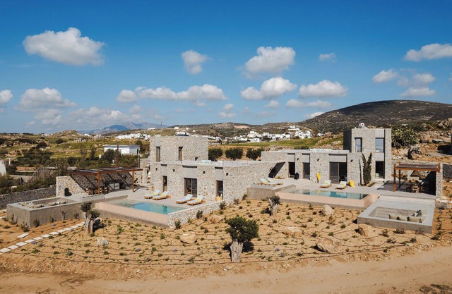 Theros II, Theros Villas Naxos
