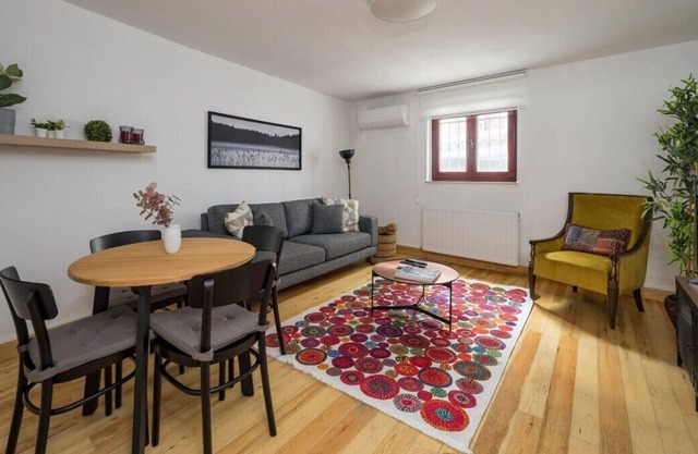 Cozy Modern Oasis Bebek Park 2bed/1bath home! #101