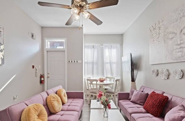 This apartment is a 3 bedroom(s), 1 bathrooms, located in Philadelphia, PA.