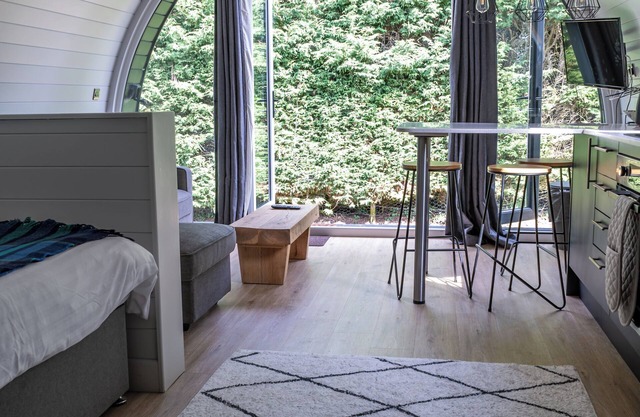 This cabin is a 1 bedroom(s), 1 bathrooms, located in Halesworth, .