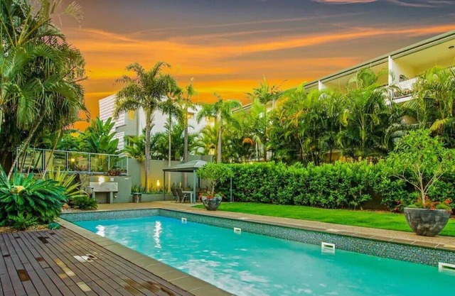 2BR Study Oasis in Beautiful Bulimba