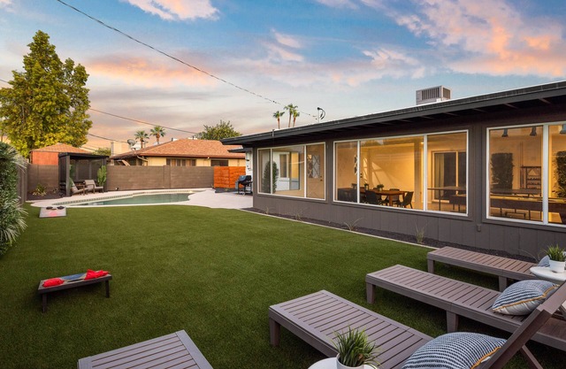 This house is a 3 bedroom(s), 3 bathrooms, located in Scottsdale, AZ.