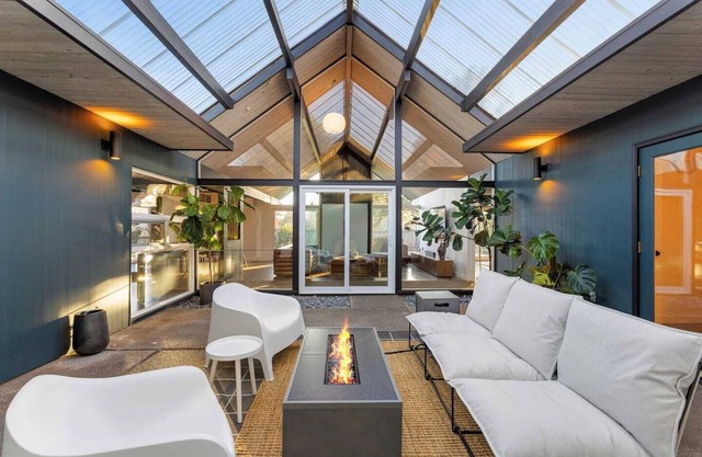 Updated Mid-Century Modern Retreat