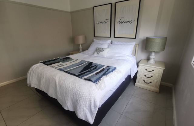 Three bedrooms house for families centrally located in Sydney