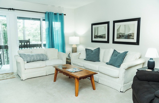 Three Little Pines Condo 2BD 2BA with Pool Close to Village and Pinehurst Resort