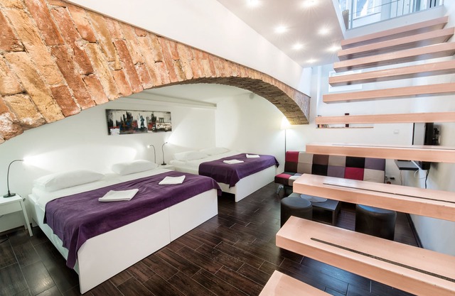 Tia Apartments and Rooms