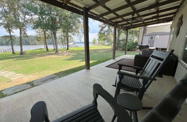 Tight Lines Lodge, North Toledo Bend Lake