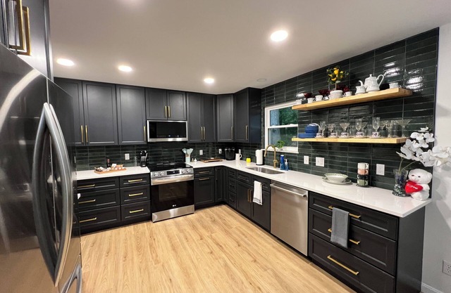 Timber-Comfortable 3b/3b Gem w/basement Near Summit Park