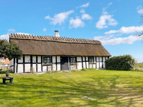 Timber Cottage with Rustic Charm