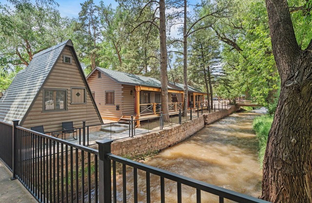Timber Lodge Cabin 7