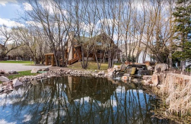 Timberwolf Lodge 2A by Lespri Management