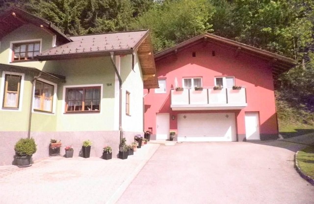 Tina, casa - apartamento / 2 habitaciones / ducha, WC