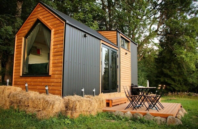 Tiny des Sucs by Tiny Away