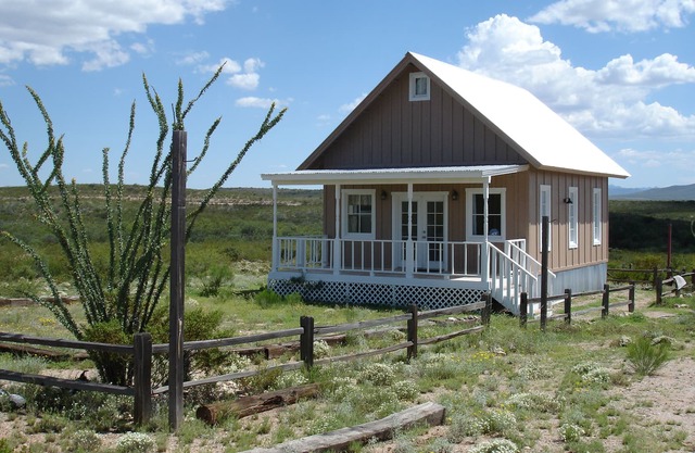 Tombstone Silver Nickel Cabin - "Pequeña casa con una gran vista"