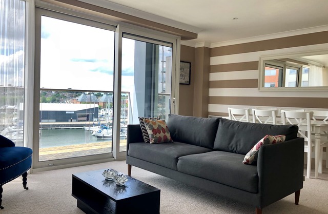 Apartamentos de cepillo de dientes - 2 habitaciones, 2 baños con vista al mar