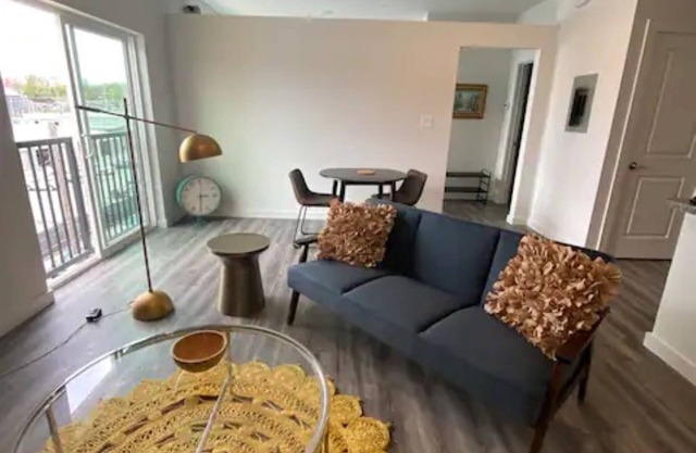 Top Floor Apartment Downtown