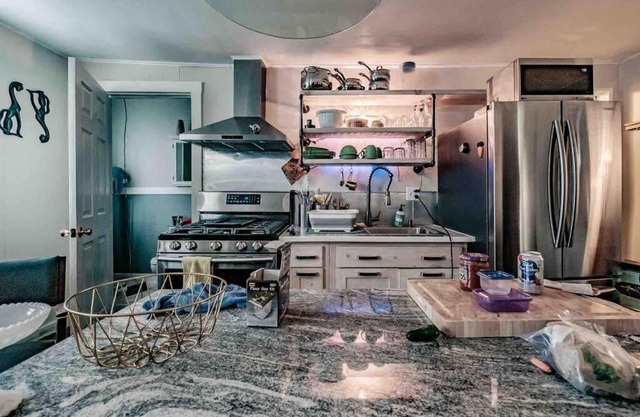 Top of the Old Port/East Bayside1 BR Free Parking