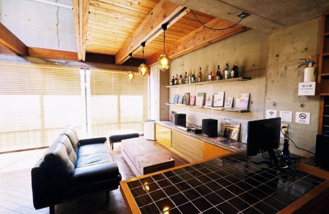 Town hideaway penthouse with loft bed / Kochi Kōchi