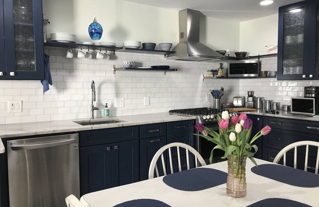 Casa adosada cerca de la playa de Wrightsville; Uso gratuito de bicicletas, sillas de playa, refrigerador.