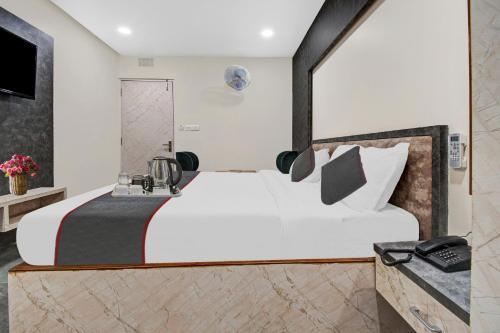 Townhouse OAK Hotel Rudra