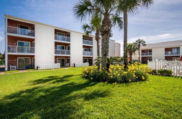 Tradewinds Condominiums #33 by Destin Getaways